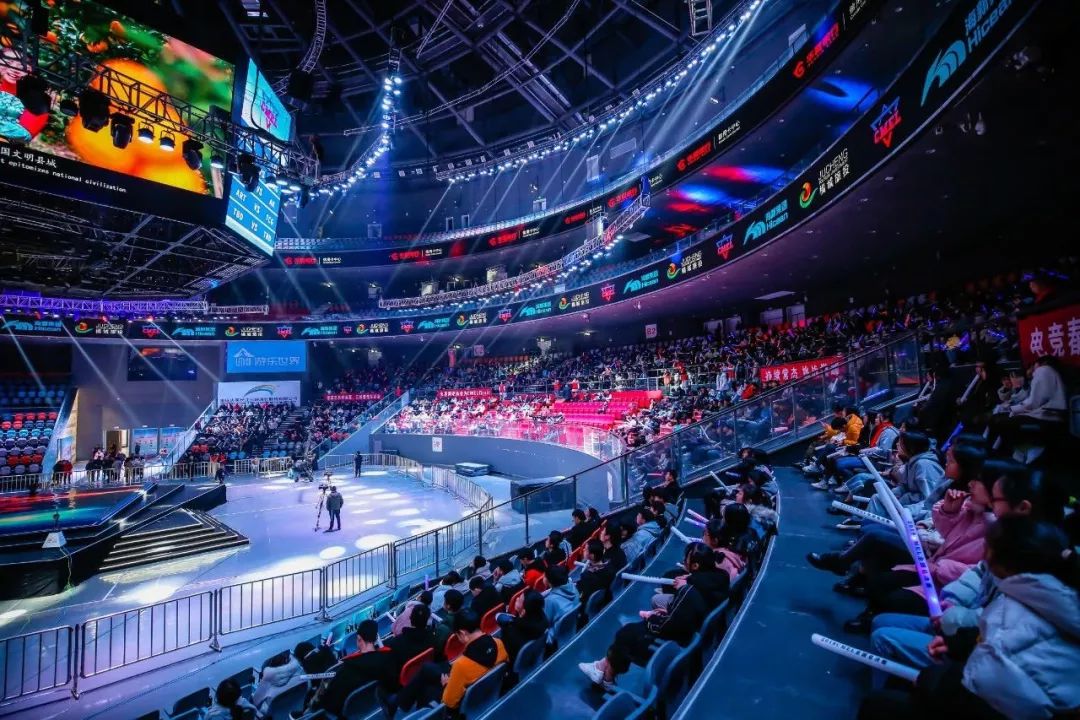 出了他们所 出了他们所