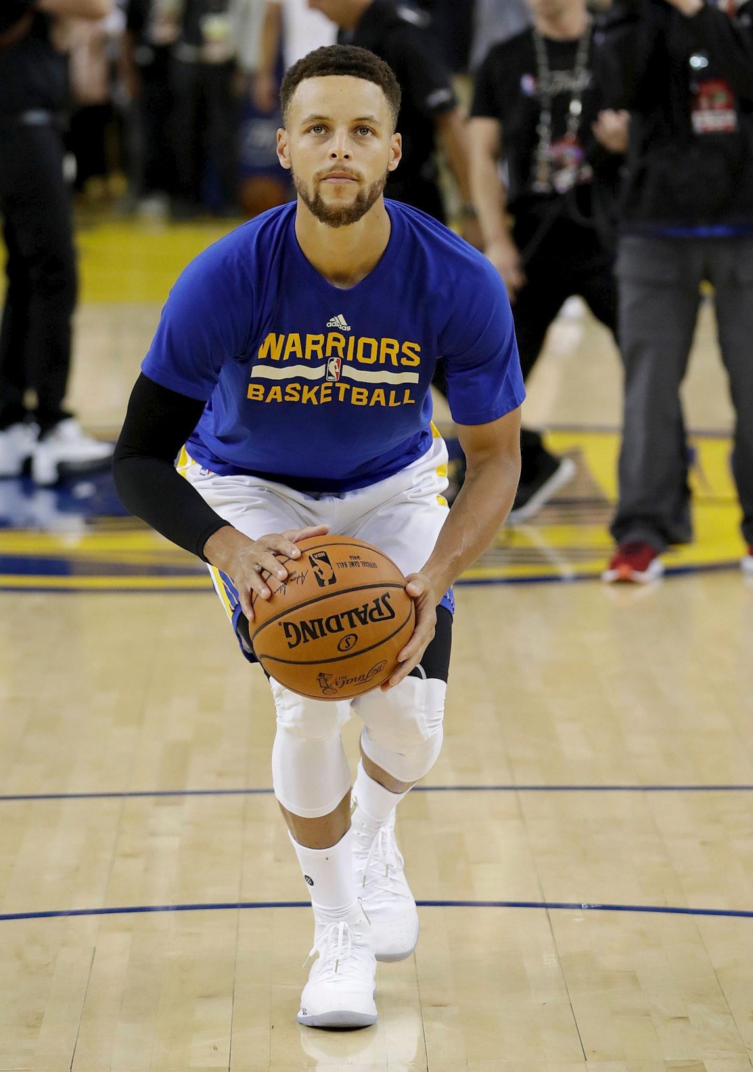 竞争激烈的 竞争激烈的