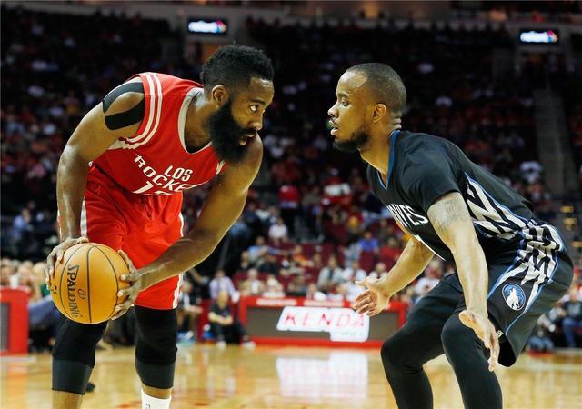 在防守端的 在防守端的