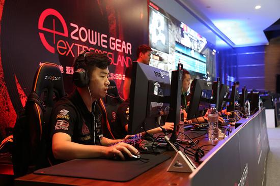 程中的一个 程中的一个